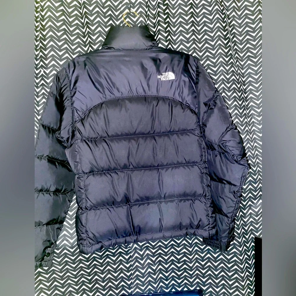 The North Face Classic Black Puffer Jacket - Picture 3 of 8